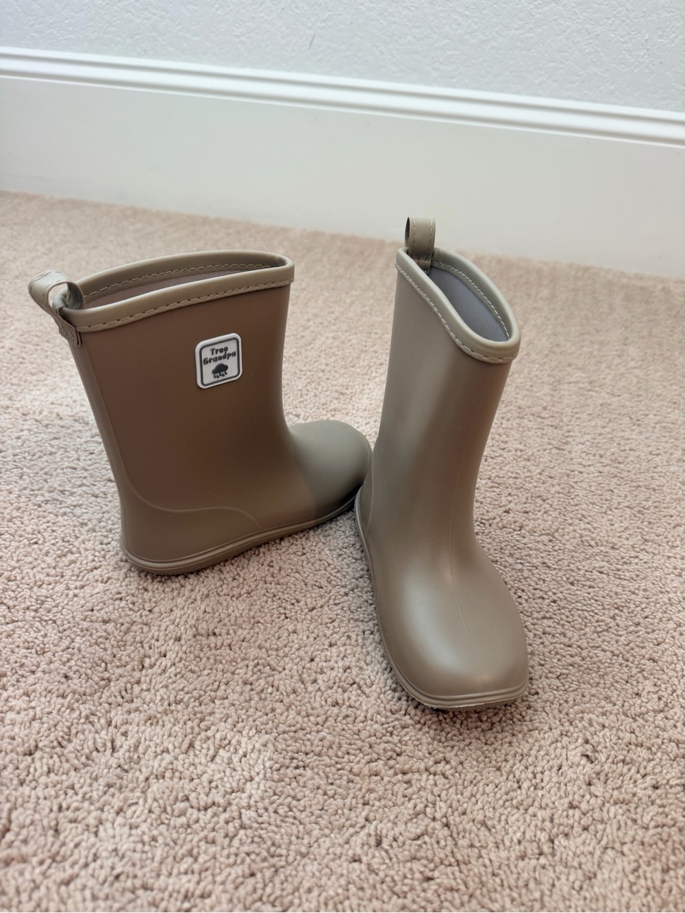Tree Grandpa Kids Rain Boots Beige/Taupe Size 18.0/toddler 10 Waterproof Pull-On